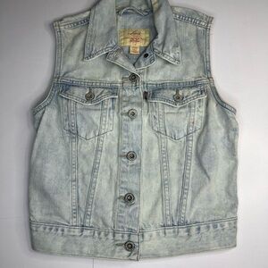 Levis Denim Vest Size XS/TP Light Wash Blue Sleeveless Jean Jacket‎ Distressed